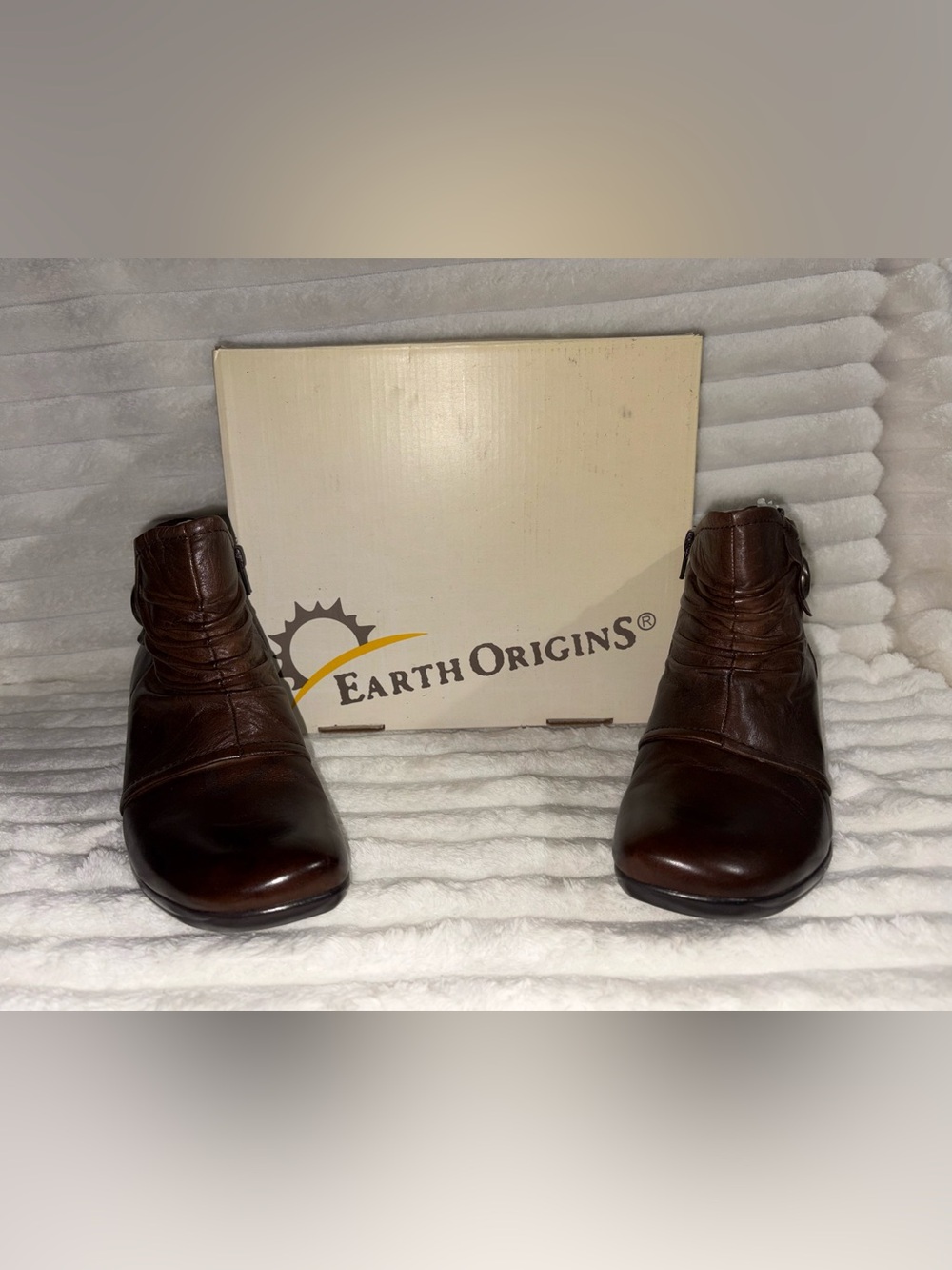 Earth Origins Dark Brown Leather Side-Zip Ankle Boots 8M